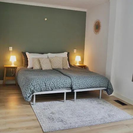 't Hofje Nabij Dorpscentrum En Holiday home *