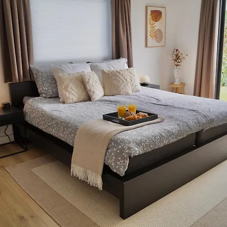 't Hofje Nabij Dorpscentrum En Holiday home Castricum